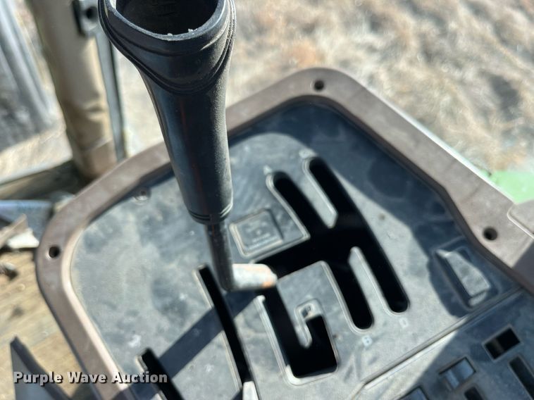 image for item LD9860 1997 John Deere 7210  tractor