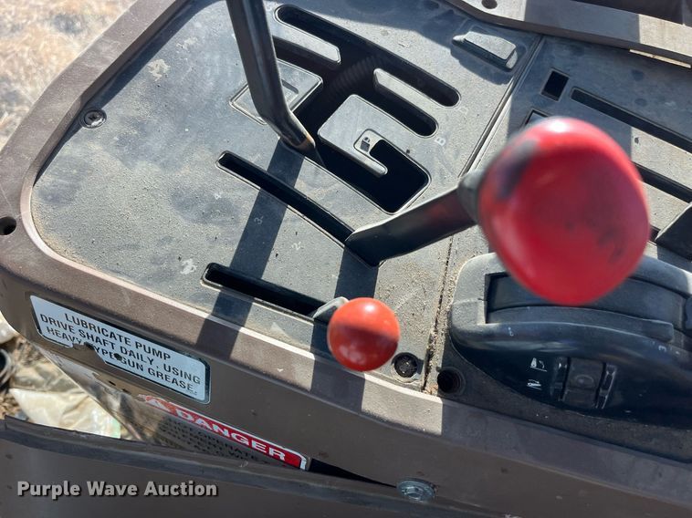 image for item LD9860 1997 John Deere 7210  tractor