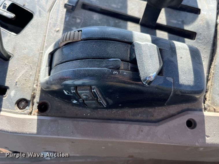 image for item LD9860 1997 John Deere 7210  tractor