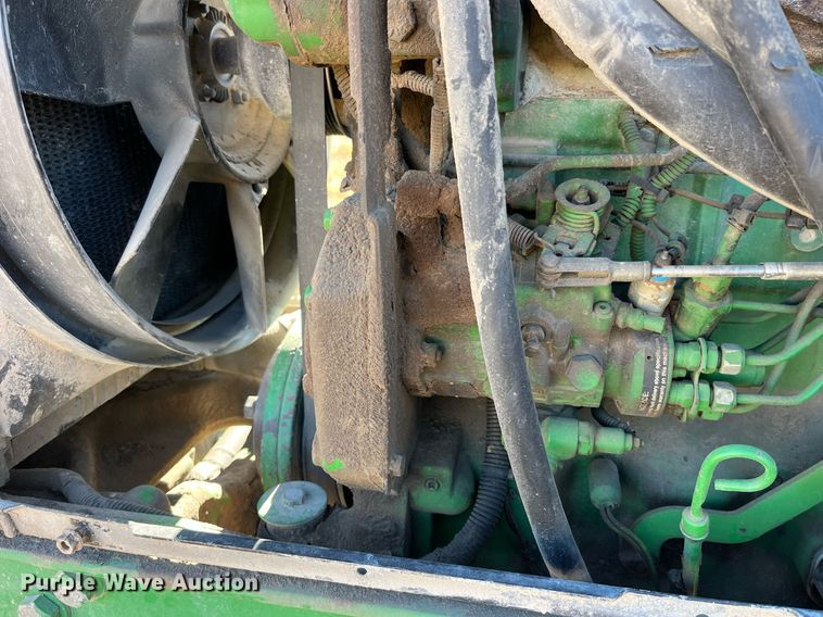 image for item LD9860 1997 John Deere 7210  tractor