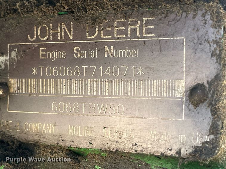 image for item LD9860 1997 John Deere 7210  tractor