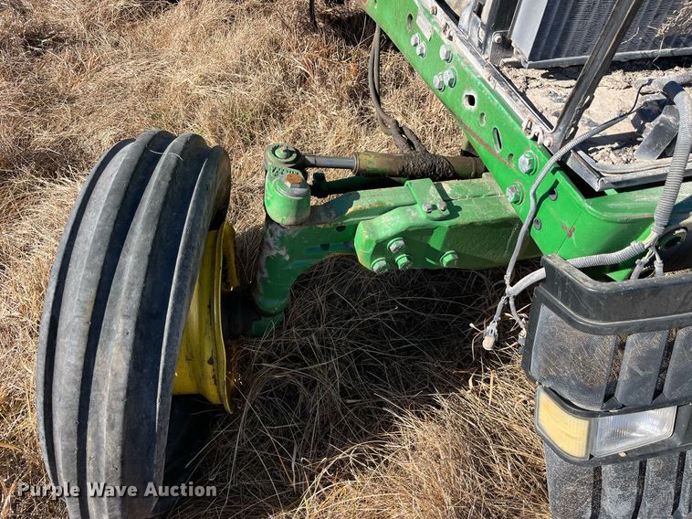 image for item LD9860 1997 John Deere 7210  tractor