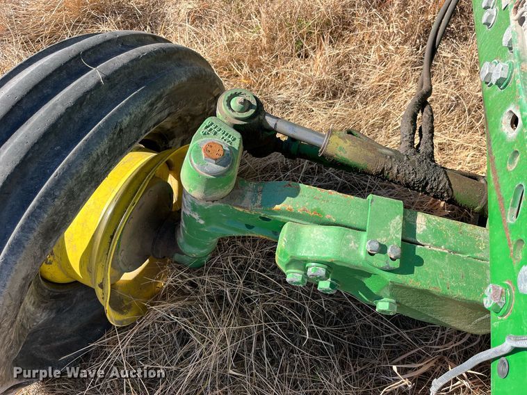 image for item LD9860 1997 John Deere 7210  tractor