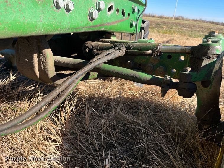 image for item LD9860 1997 John Deere 7210  tractor