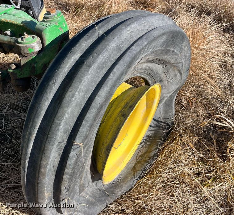 image for item LD9860 1997 John Deere 7210  tractor