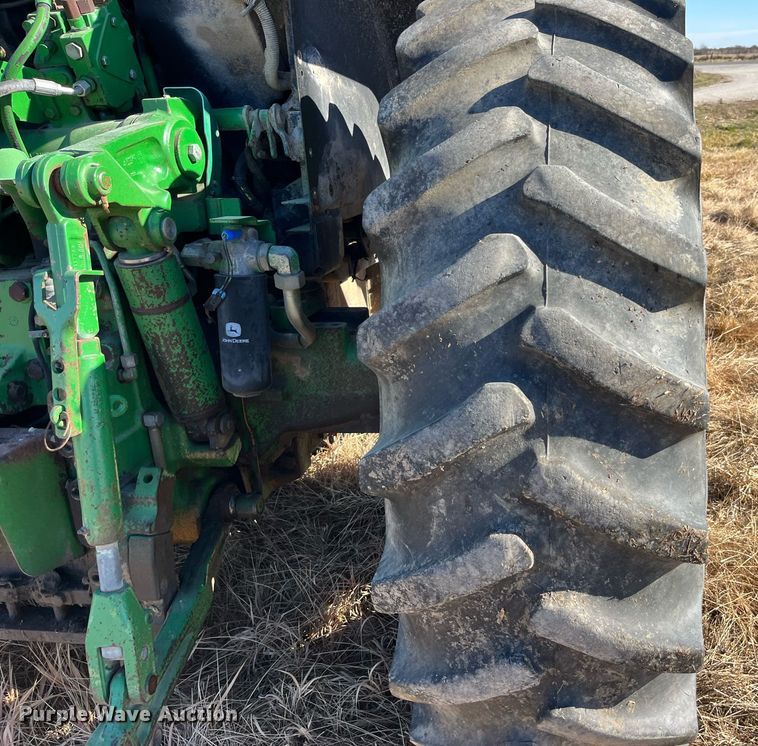 image for item LD9860 1997 John Deere 7210  tractor