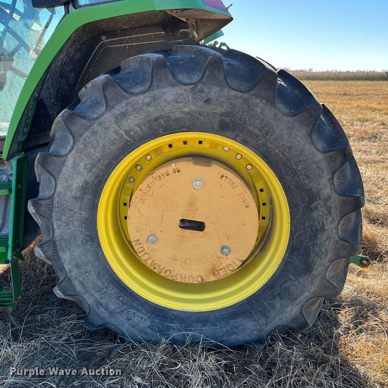 image for item LD9860 1997 John Deere 7210  tractor