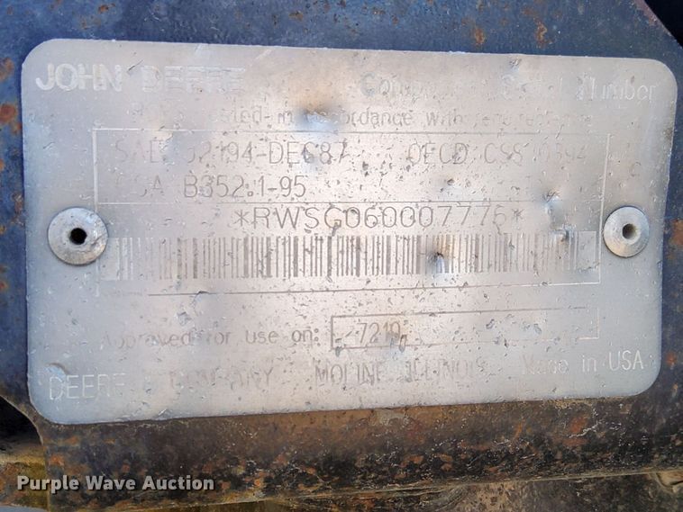 image for item LD9860 1997 John Deere 7210  tractor