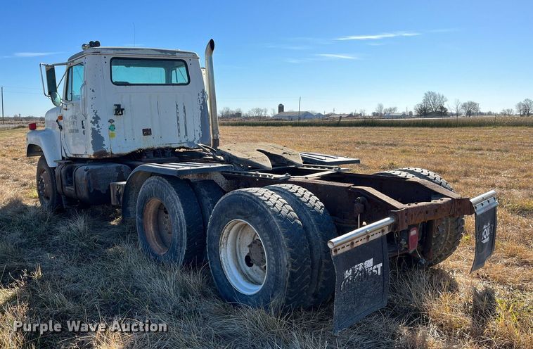 image for item LD9861 2002 International 2574  semi truck