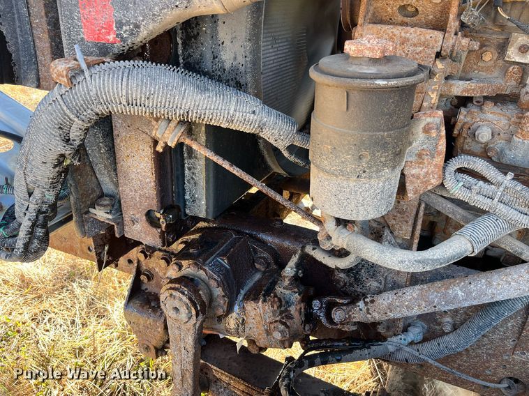 image for item LD9861 2002 International 2574  semi truck