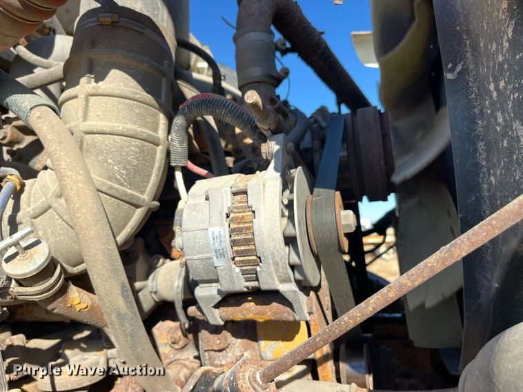 image for item LD9861 2002 International 2574  semi truck