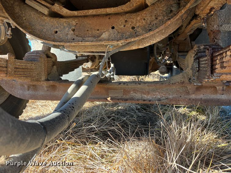 image for item LD9861 2002 International 2574  semi truck