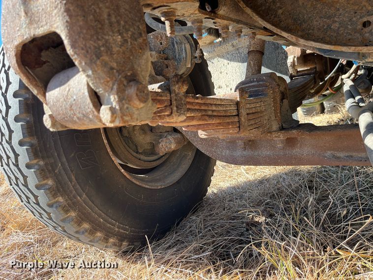 image for item LD9861 2002 International 2574  semi truck