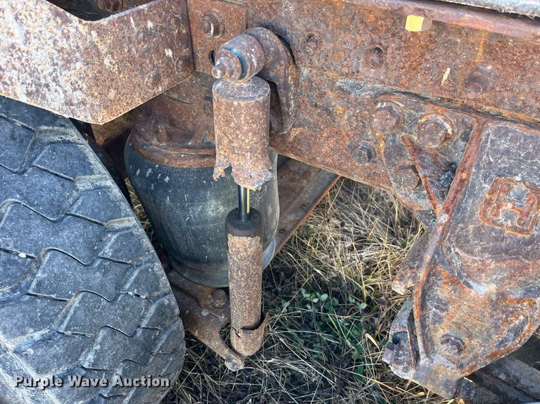 image for item LD9861 2002 International 2574  semi truck