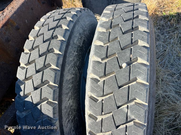 image for item LD9861 2002 International 2574  semi truck