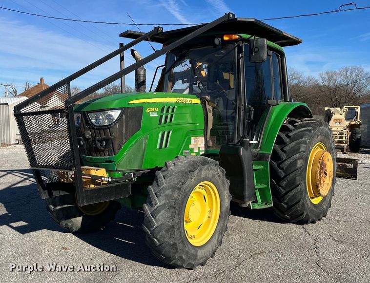 image for item LD9883 2015 John Deere 6125M  MFWD tractor