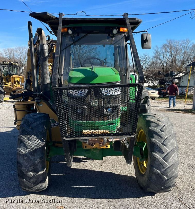 image for item LD9883 2015 John Deere 6125M  MFWD tractor