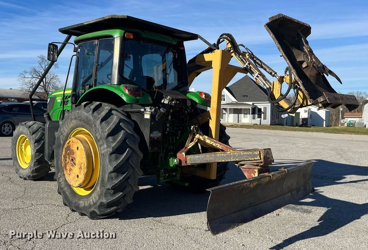 image for item LD9883 2015 John Deere 6125M  MFWD tractor