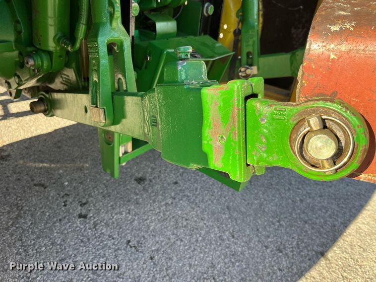 image for item LD9883 2015 John Deere 6125M  MFWD tractor