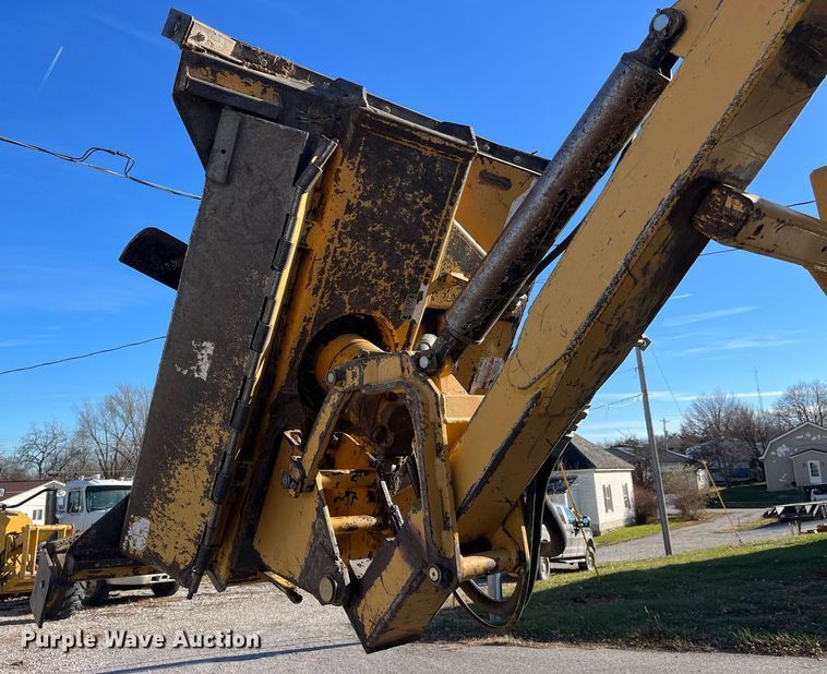 image for item LD9883 2015 John Deere 6125M  MFWD tractor