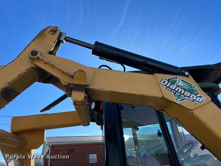 image for item LD9883 2015 John Deere 6125M  MFWD tractor