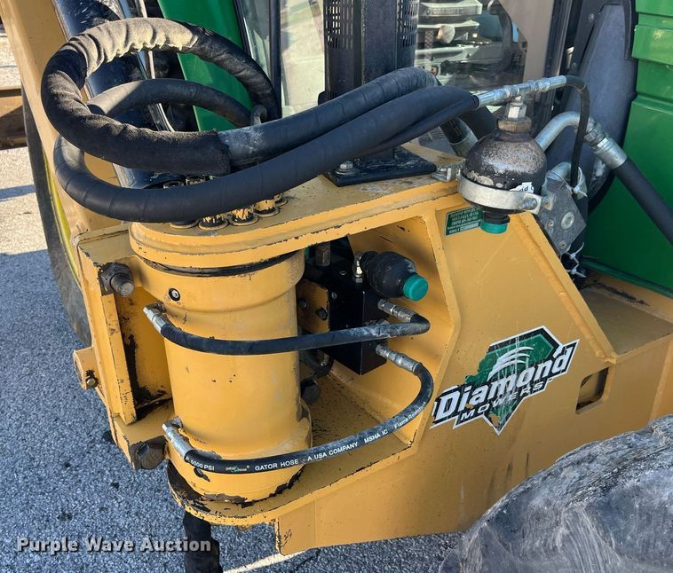 image for item LD9883 2015 John Deere 6125M  MFWD tractor