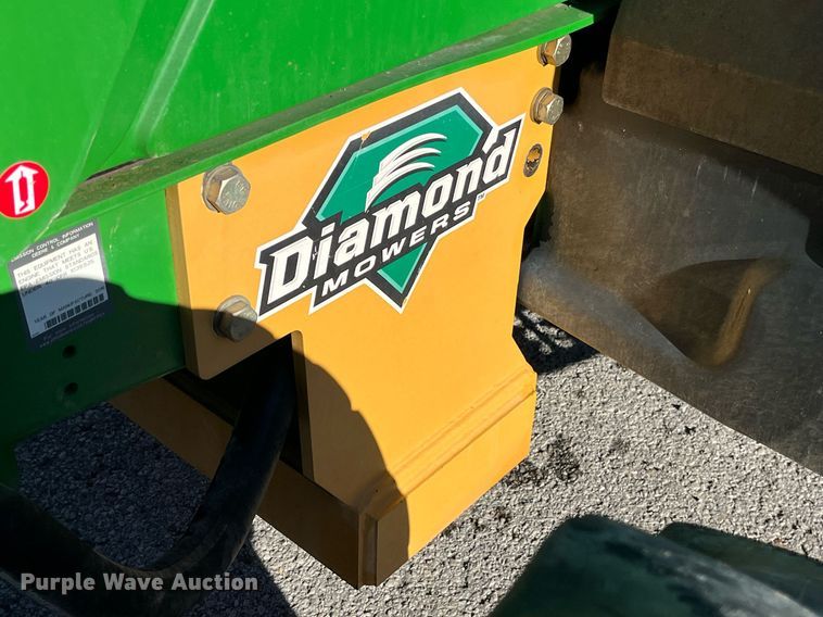 image for item LD9883 2015 John Deere 6125M  MFWD tractor