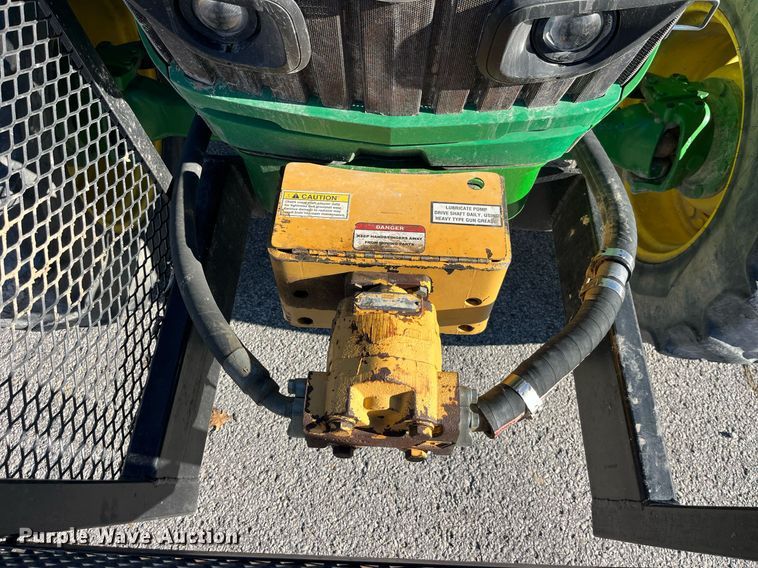 image for item LD9883 2015 John Deere 6125M  MFWD tractor