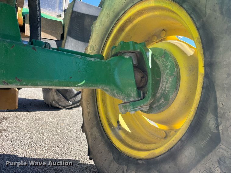 image for item LD9883 2015 John Deere 6125M  MFWD tractor