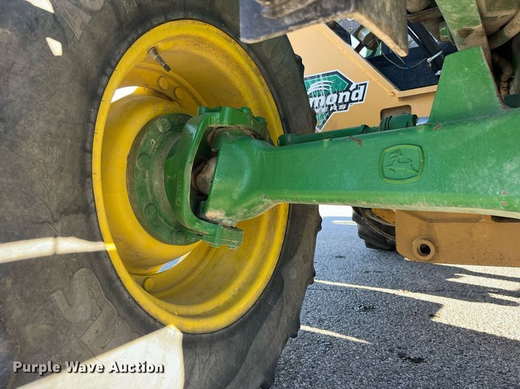 image for item LD9883 2015 John Deere 6125M  MFWD tractor