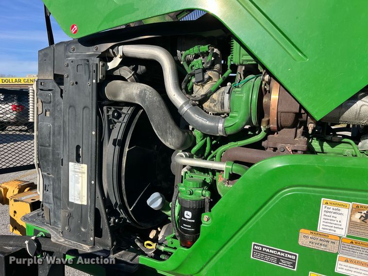 image for item LD9883 2015 John Deere 6125M  MFWD tractor