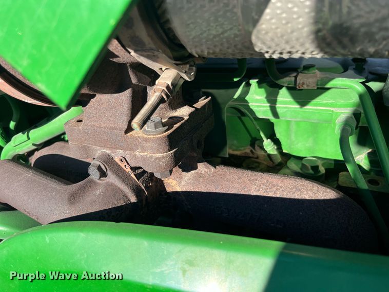 image for item LD9883 2015 John Deere 6125M  MFWD tractor