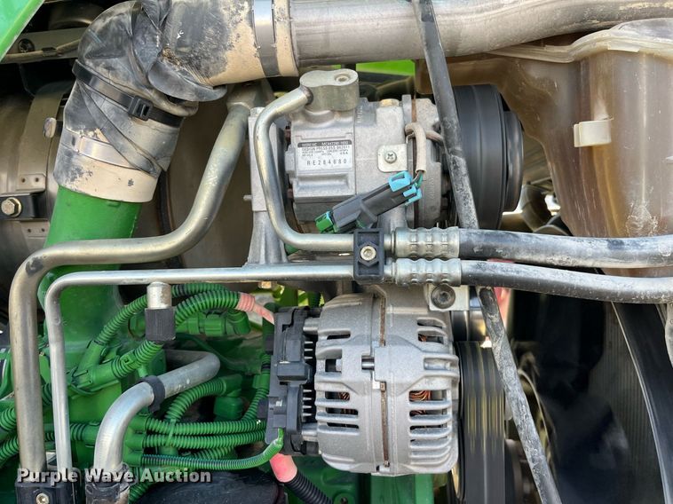 image for item LD9883 2015 John Deere 6125M  MFWD tractor