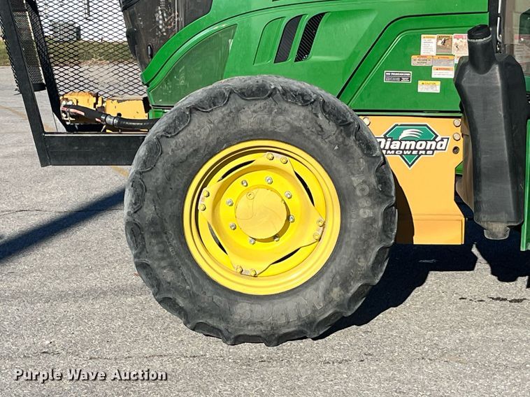 image for item LD9883 2015 John Deere 6125M  MFWD tractor