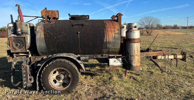 image for item LD9885 Oil distributor trailer