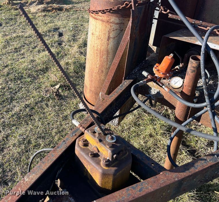 image for item LD9885 Oil distributor trailer