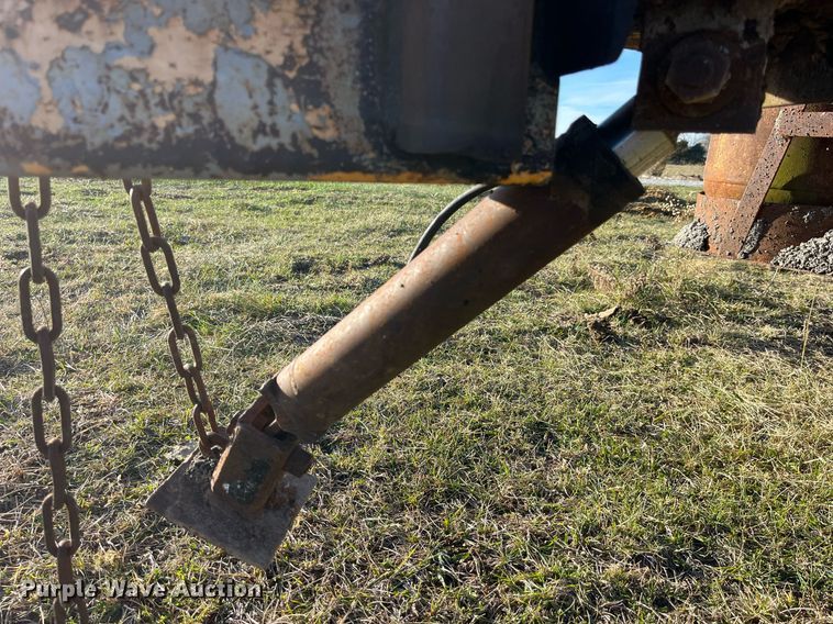 image for item LD9885 Oil distributor trailer