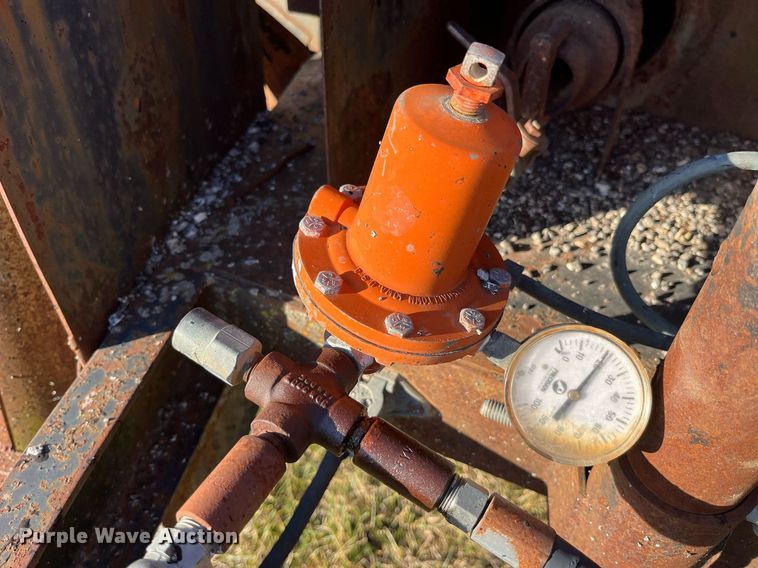 image for item LD9885 Oil distributor trailer