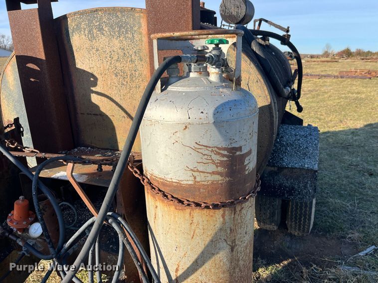 image for item LD9885 Oil distributor trailer