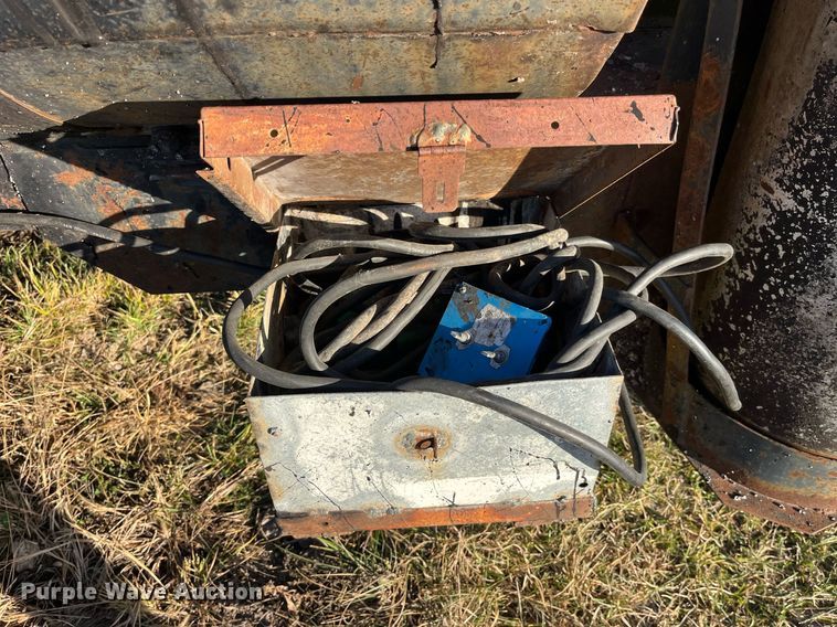 image for item LD9885 Oil distributor trailer