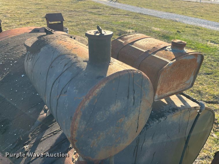 image for item LD9885 Oil distributor trailer