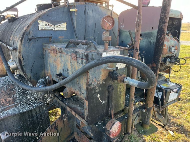 image for item LD9885 Oil distributor trailer