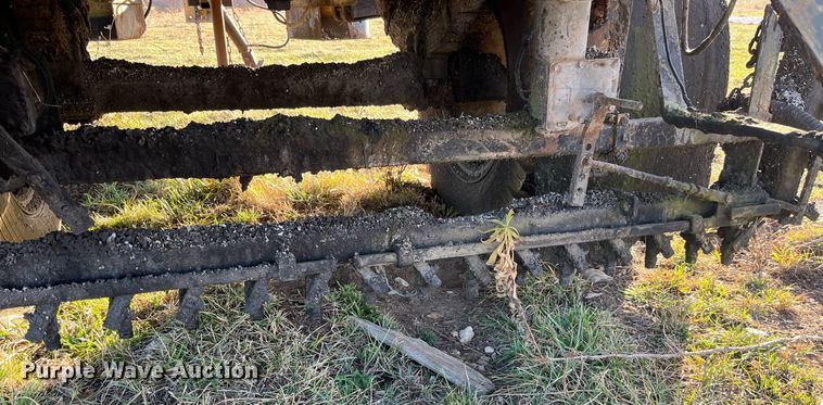 image for item LD9885 Oil distributor trailer