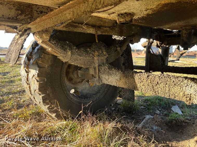 image for item LD9885 Oil distributor trailer