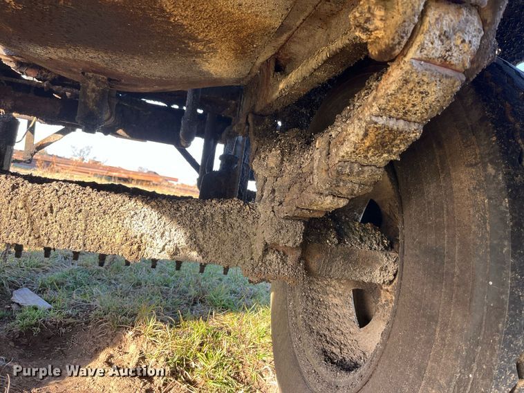 image for item LD9885 Oil distributor trailer