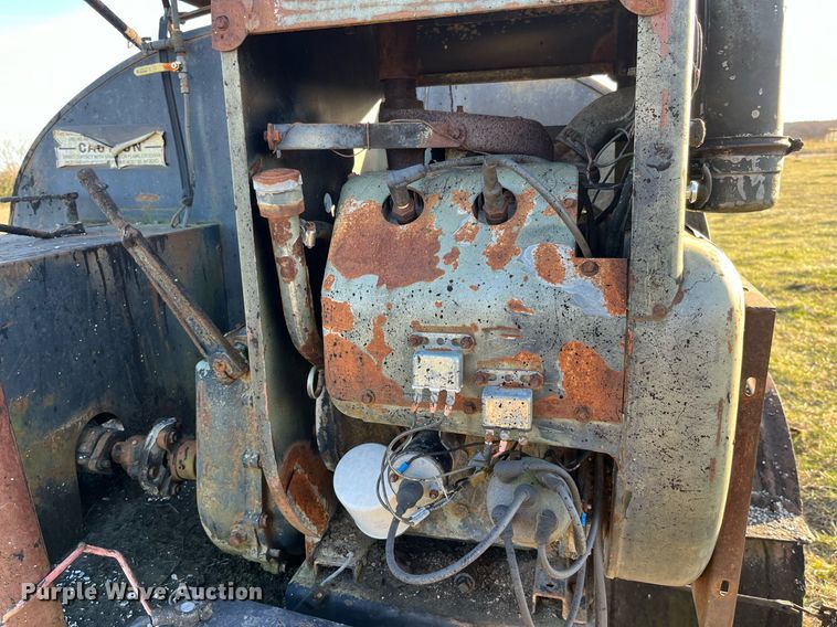 image for item LD9885 Oil distributor trailer