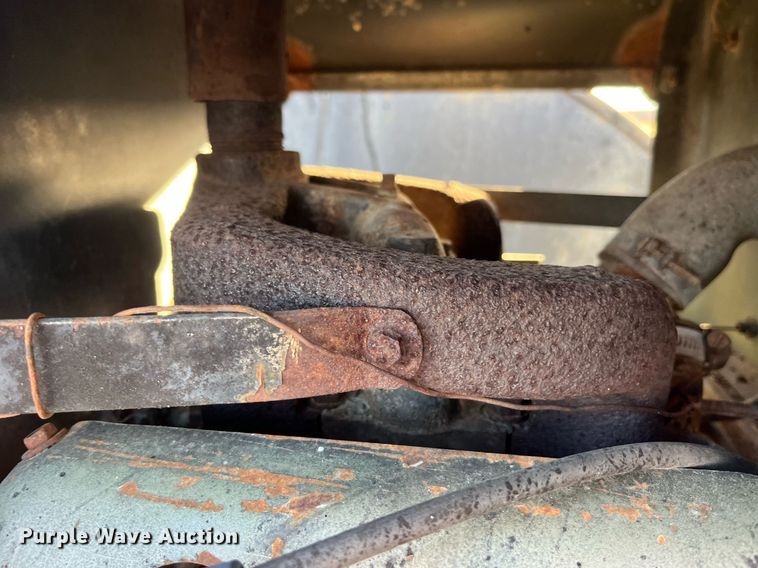 image for item LD9885 Oil distributor trailer