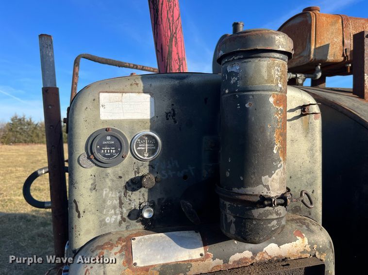 image for item LD9885 Oil distributor trailer