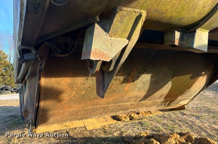 image for item LD9886 Michigan 290M  scraper