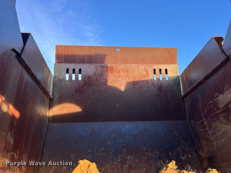 image for item LD9886 Michigan 290M  scraper